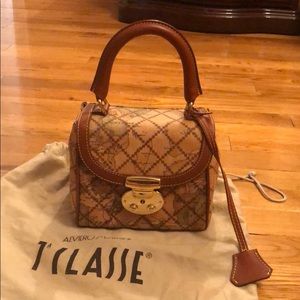 Alviero Martini small hand bag